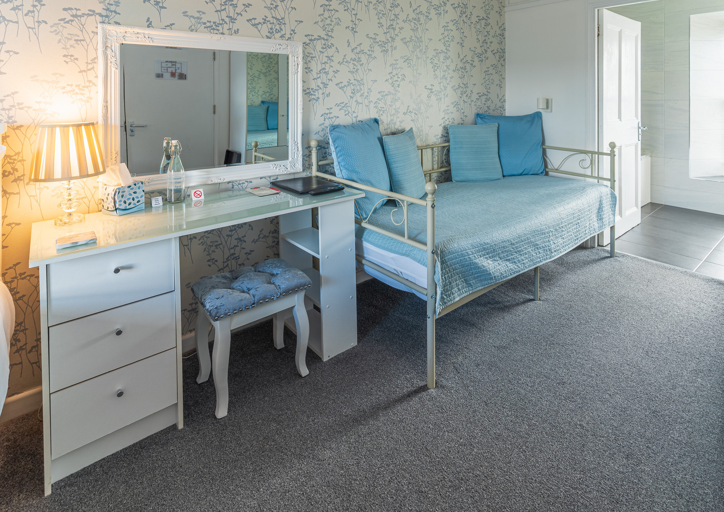 Sandy Bay - Image 4 | The Rooms at the Highcliffe, Wales